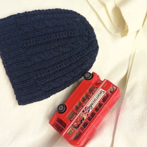 Kisfiú sapka tavaszra. Kötött, csavarásokkal bordákkal - ruha & divat - sál, sapka, kendő - fejpánt - Meska.hu