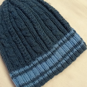 Kisfiú sapka tavaszra. Kötött, csavarásokkal bordákkal - ruha & divat - sál, sapka, kendő - fejpánt - Meska.hu