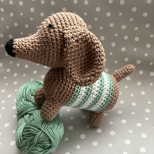 Amigurumi horgolt tacsi - játék & sport - plüssállat & játékfigura - kutya - Meska.hu