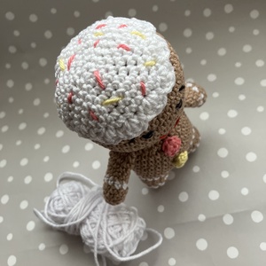 Amigurumi horgolt mézi - karácsony - karácsonyi lakásdekoráció - karácsonyi manók, figurák - Meska.hu