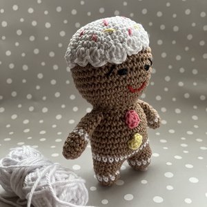 Amigurumi horgolt mézi - karácsony - karácsonyi lakásdekoráció - karácsonyi manók, figurák - Meska.hu
