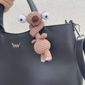 Amigurumi horgolt táskadísz Sid  - Meska.hu