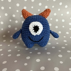 Amigurumi horgolt mini Szörnyecske - játék & sport - plüssállat & játékfigura - szörnyike - Meska.hu