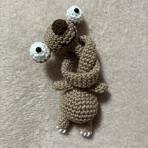 Amigurumi horgolt táskadísz Sid  - táska & tok - kulcstartó & táskadísz - táskadísz - Meska.hu