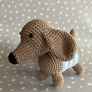 Amigurumi horgolt tacsi - játék & sport - plüssállat & játékfigura - kutya - Meska.hu