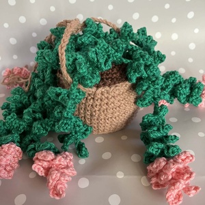 Horgolt virág cserépben akasztóval  -  - Meska.hu