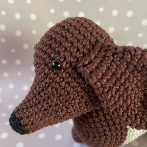 Amigurumi horgolt tacsi - játék & sport - plüssállat & játékfigura - kutya - Meska.hu