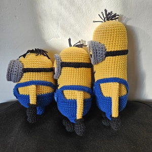 Minionok - horgolt játékfigura - játék & sport - plüssállat & játékfigura - nyuszi - Meska.hu