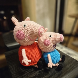 Peppa és Zsolti rendelésre - horgolt játékfigurák - Meska.hu