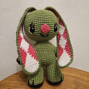 Kockásfülű nyuszi - horgolt figura - játék & sport - plüssállat & játékfigura - nyuszi - Meska.hu