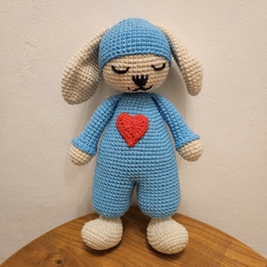 Alvó nyuszi - horgolt figura, Játék & Sport, Plüssállat & Játékfigura, Nyuszi, Horgolás, MESKA