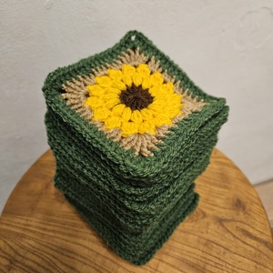 Granny squares - horgolt négyzetek, Játék & Sport, Plüssállat & Játékfigura, Nyuszi, Horgolás, MESKA