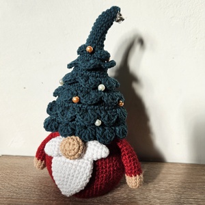 Karácsonyi bobontartó manó - horgolt játékfigura - Meska.hu