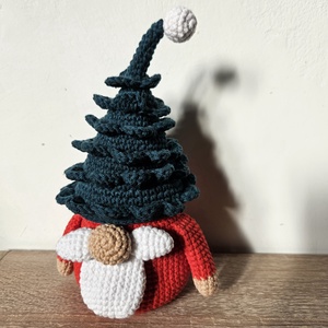 Karácsonyi bobontartó manó - horgolt játékfigura - Meska.hu