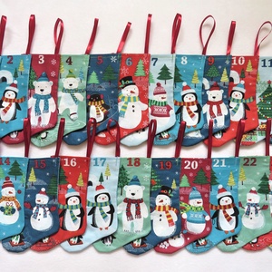Adventi kalendárium textil zoknikkal - karácsonyi mintás szalaggal  - karácsony - adventi díszek - adventi naptár - Meska.hu