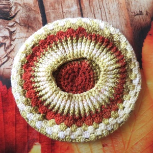 Női horgolt barett sapka nyakmelegítő sállal - ruha & divat - sál, sapka, kendő - sál - Meska.hu