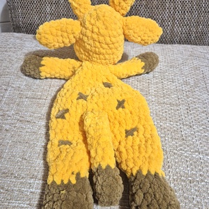 Horgolt bébi zsiráf - baba ölelő játék - játék & sport - plüssállat & játékfigura - zsiráf - Meska.hu