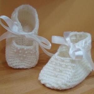 Horgolt bébicipőcske - Meska.hu