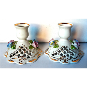 Két porcelán gyertyatartó virágokkal - otthon & életmód - gyertya, illat, aroma - gyertyatartó - Meska.hu
