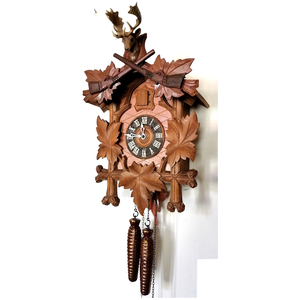 Faragott Schwarzwaldi kakukkos óra dámszarvas trófeával - Meska.hu