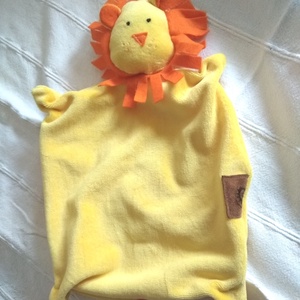 Szundikendő_Oroszlán - Meska.hu