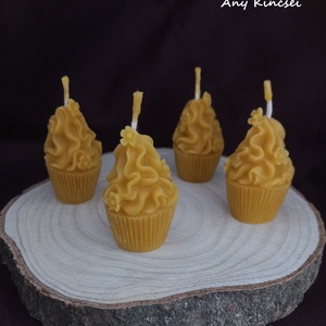 Kicsi muffin méhviasz gyertya  - otthon & életmód - gyertya, illat, aroma - gyertya - Meska.hu