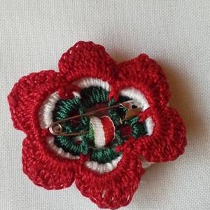 Horgolt kokárda - ékszer - kitűző és bross - Meska.hu