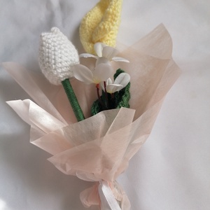 Horgolt mini tulipán csokor kálával anyák napjára , Otthon & Lakás, Dekoráció, Asztal és polc dekoráció, Horgolt & Csipketerítő, Horgolás, MESKA