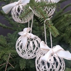 Horgolt karácsonyfadísz,horgolt gömb - Meska.hu