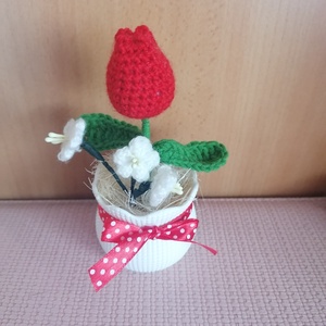 Anyáknapi kaspó horgolt virágokkal - Meska.hu