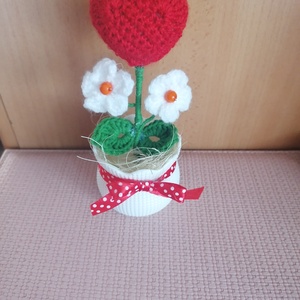 Anyáknapi kaspó horgolt virágokkal - Meska.hu