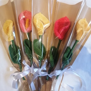 Horgolt tulipánok csomagolva. Egyedi rendelés!  - otthon & életmód - virágdekoráció - virágok - virágcsokor - Meska.hu