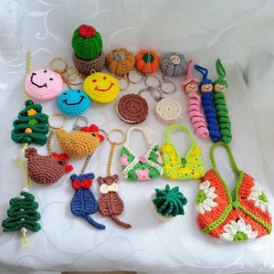 Horgolt apróságok - karácsony - karácsonyi ajándékozás - karácsonyi ajándékcsomagolás - Meska.hu