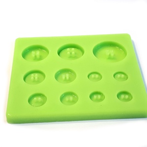 Gombkészítő Öntőforma Szilikonból, Kellékek & szerszámok, Vegyes alapanyag, Szilikon öntőforma, Ékszerkészítés, MESKA