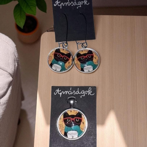 Narancssárga hátterű szemüveges cica, Ékszer, Ékszerszett, Üvegművészet, Ékszerkészítés, MESKA