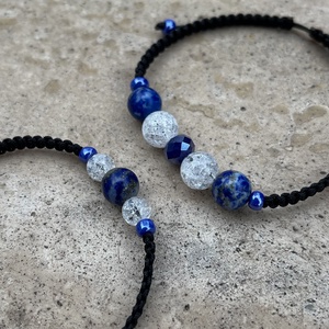 Lapis lazuli és roppantott hegyikristály karkötők szettben, Ékszer, Karkötő, Fonott karkötő, Csomózás, Ékszerkészítés, MESKA