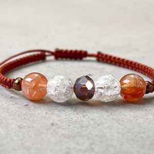 Hematoidkvarc és roppantott hegyikristály makramé karkötő - Meska.hu