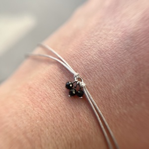 FINE LINE - stabilitás - minimalista fekete turmalin karkötő - ékszer - karkötő - fonott karkötő - Meska.hu