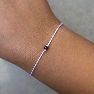 Minimalista rubin ásvány karkötő - ékszer - karkötő - fonott karkötő - Meska.hu