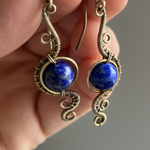 Sárgaréz lapisz lazuli fülbevaló - Meska.hu