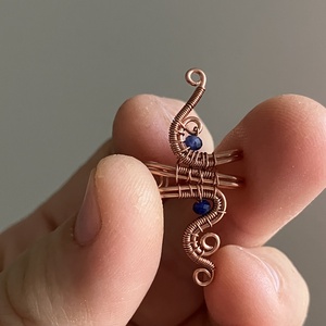 Vörösréz szodalit fülgyűrű - ékszer - fülbevaló - fülgyűrű - Meska.hu