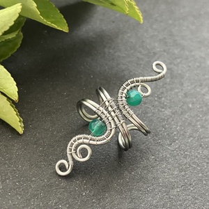 Nemesacél és zöld ónix fülgyűrű - ékszer - fülbevaló - fülgyűrű - Meska.hu