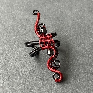 Fekete és piros fülgyűrű spinellel, Ékszer, Fülbevaló, Fülgyűrű, Ékszerkészítés, Fémmegmunkálás, MESKA