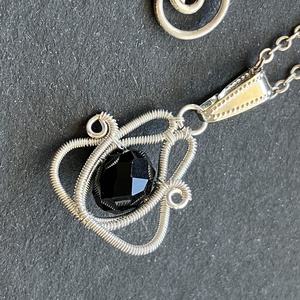 Ezüst és fekete nyaklánc, Ékszer, Nyaklánc, Medálos nyaklánc, Ékszerkészítés, Fémmegmunkálás, MESKA