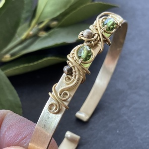 Sárgaréz és zöld karperec - ékszer - karkötő - karperec - Meska.hu