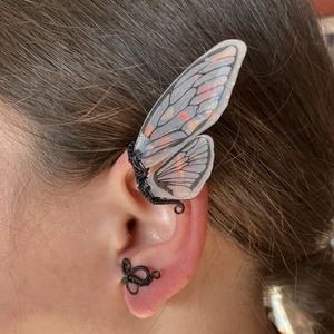 Fehér lepkeszárnyas fülékszer - ékszer - fülbevaló - fülékszer - Meska.hu