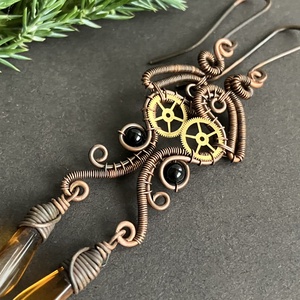Vörösréz narancs és fekete steampunk fülbevaló - ékszer - fülbevaló - lógó fülbevaló - Meska.hu