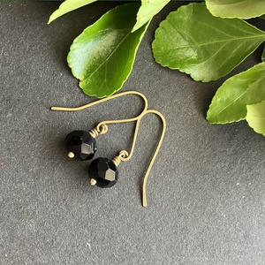 Sárgaréz és fekete fülbevaló - Meska.hu