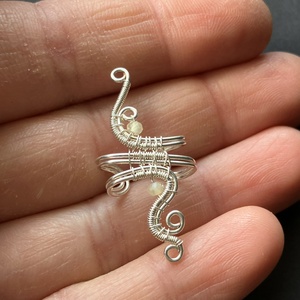 Ezüst és sárga opál fülgyűrű - ékszer - fülbevaló - fülgyűrű - Meska.hu