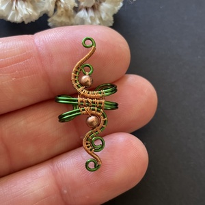 FREEDOM zöld-vörösréz fülgyűrű - ékszer - fülbevaló - fülgyűrű - Meska.hu